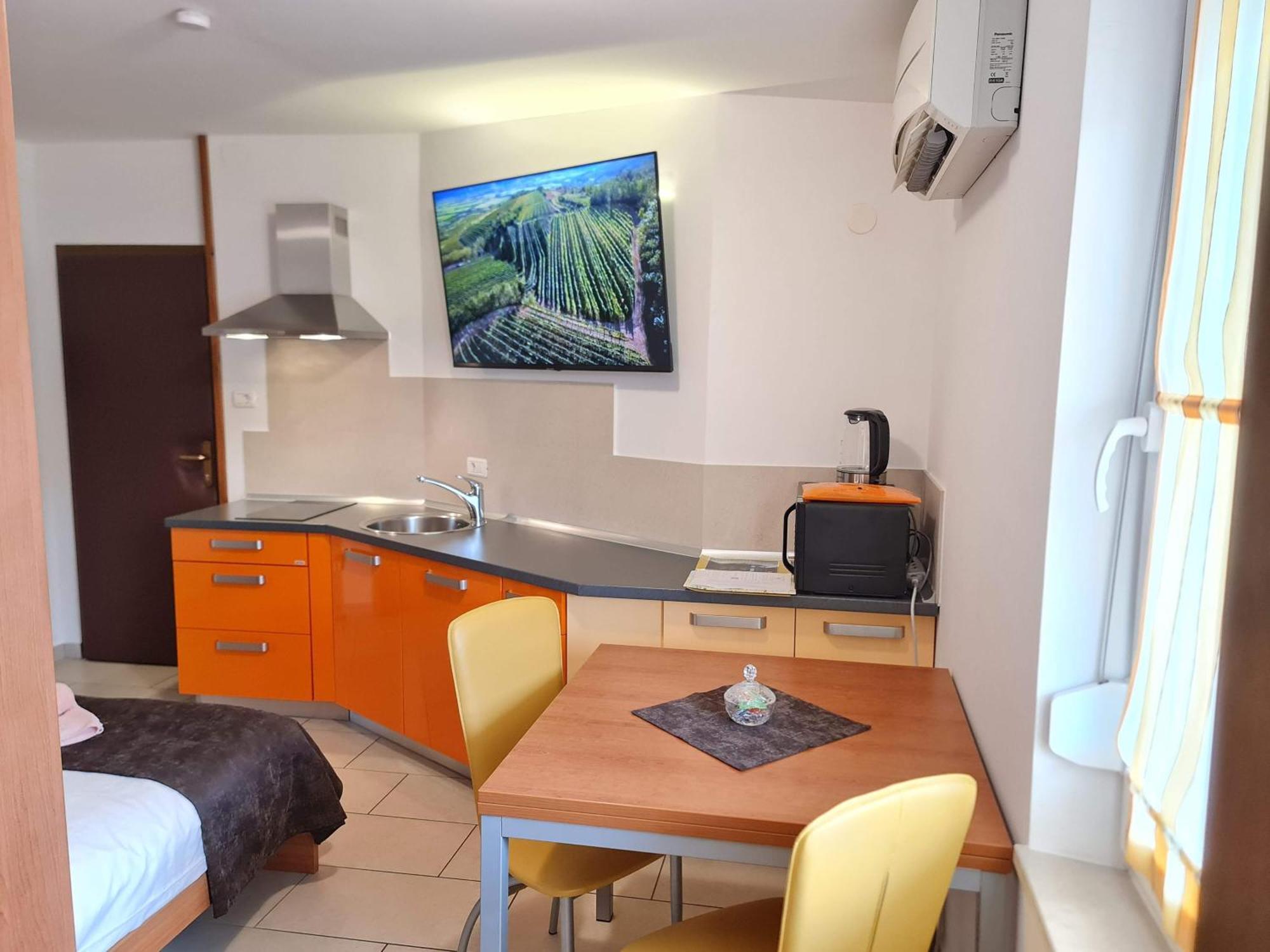 Restaurant & Apartments Getaway Pri Kobalu Vipava Zimmer foto